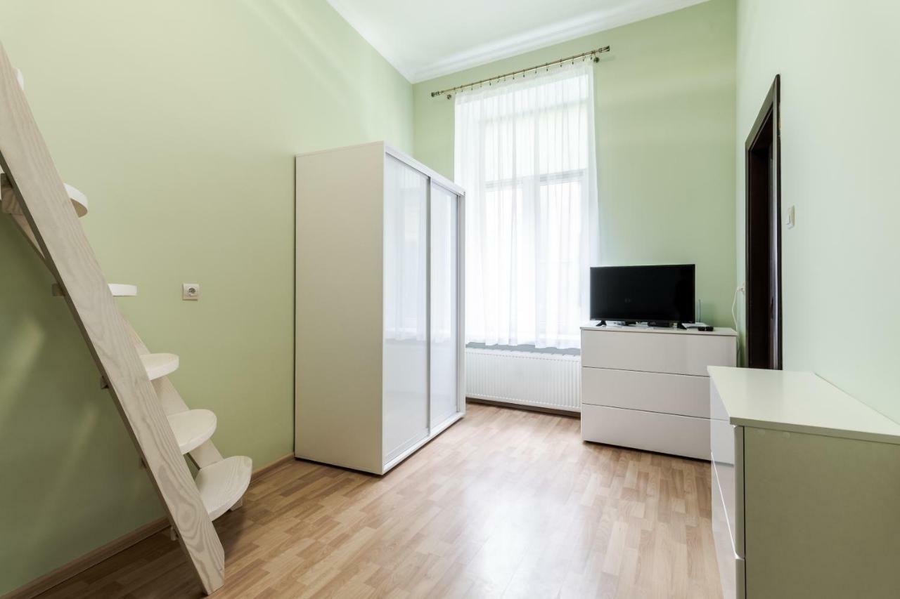 Апартаменты Inshiapartments On Bohomolʹtsya Str
